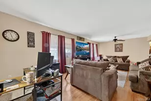 27-28 Williamsburg Dr, Newburgh, NY 12550 - Photo 5