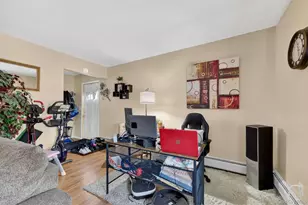 27-28 Williamsburg Dr, Newburgh, NY 12550 - Photo 7
