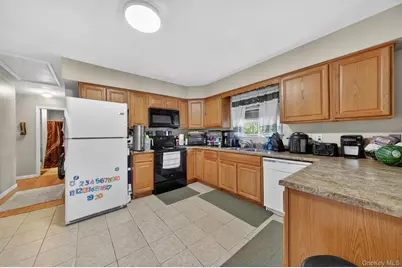 27-28 Williamsburg Drive, Newburgh, NY 12550 - Photo 15