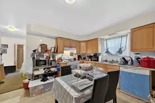 27-28 Williamsburg Dr, Newburgh, NY 12550 - Photo 31