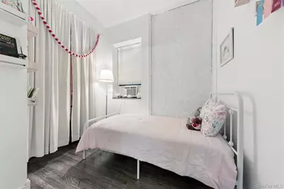 243 E 77th Street #2A, New York, NY 10075 - Photo 5