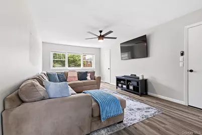 1879 Crompond Road #F3, Peekskill, NY 10566 - Photo 5
