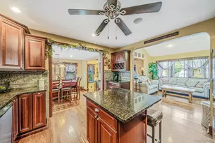 262 W 9th St, Deer Park, NY 11729 - Photo 17