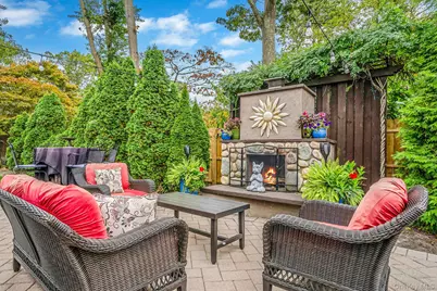 262 W 9th Street, Deer Park, NY 11729 - Photo 9