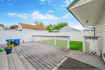 10 Gordon Avenue, Westbury, NY 11590 - Photo 25