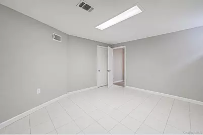 10 Gordon Avenue, Westbury, NY 11590 - Photo 21
