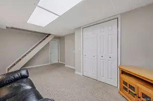 10 Gordon Ave, Westbury, NY 11590 - Photo 19
