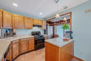 10 Gordon Ave, Westbury, NY 11590 - Photo 5