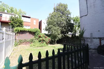 1918 Holland Avenue, Bronx, NY 10462 - Photo 11