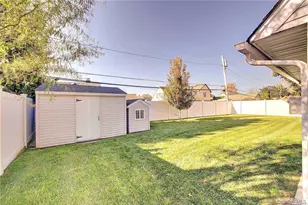 44 Return Ln, Levittown, NY 11756 - Photo 23