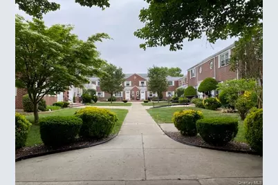 254-25 75th Avenue #2nd fl, Glen Oaks, NY 11004 - Photo 1