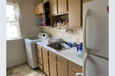 254-25 75th Avenue #2nd fl, Glen Oaks, NY 11004 - Photo 5