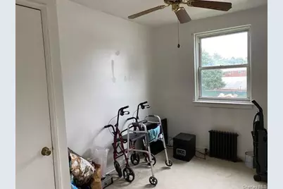 254-25 75th Avenue #2nd fl, Glen Oaks, NY 11004 - Photo 11