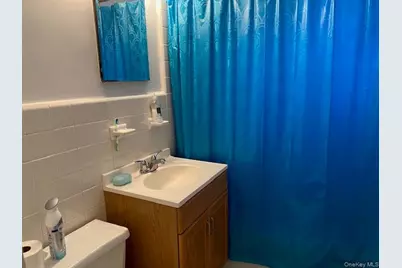 254-25 75th Avenue #2nd fl, Glen Oaks, NY 11004 - Photo 13