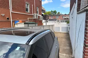 934 Balcom Ave, Bronx, NY 10465 - Photo 15