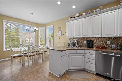 33 Pinehurst Circle, Monroe, NY 10950 - Photo 11