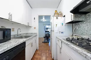 61-20 Grand Central, Forest Hills, NY 11375 - Photo 13