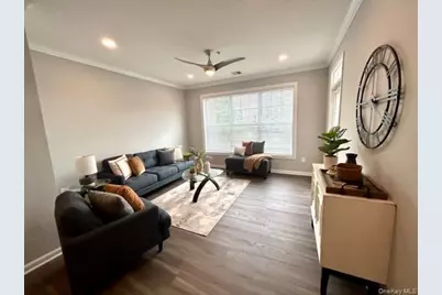 1 Charles Pond Drive #913, Coram, NY 11727 - Photo 5