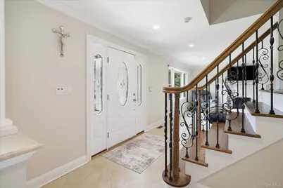 19 Gruber Drive, Glen Cove, NY 11542 - Photo 3