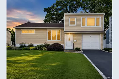32 Elderberry Lane E, Valley Stream, NY 11581 - Photo 1