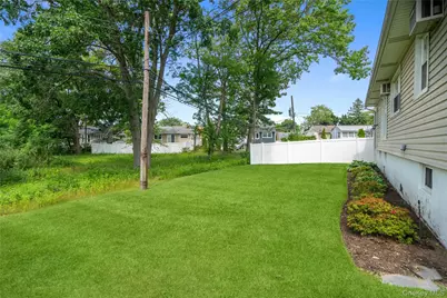 32 Elderberry Lane E, Valley Stream, NY 11581 - Photo 31