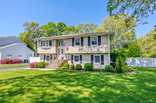 46 Hewitt Blvd, Center Moriches, NY 11934 - Photo 3