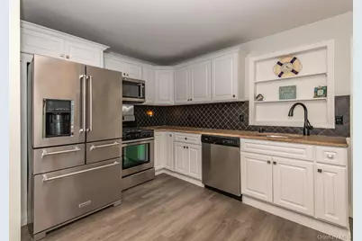 5 Hyler Drive, Hampton Bays, NY 11946 - Photo 7