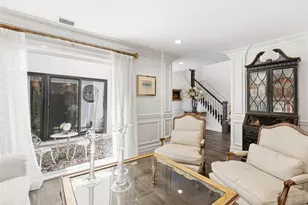 227 Hamlet Dr, Jericho, NY 11753 - Photo 5