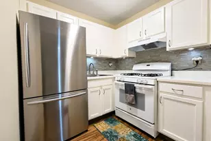 9 Navajo Ct, Coram, NY 11727 - Photo 7