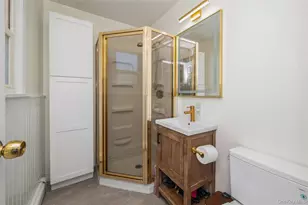 24 Commonwealth St, Franklin Square, NY 11010 - Photo 11