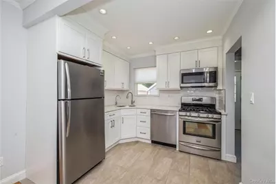 24 Commonwealth Street, Franklin Square, NY 11010 - Photo 9