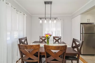 24 Commonwealth Street, Franklin Square, NY 11010 - Photo 5