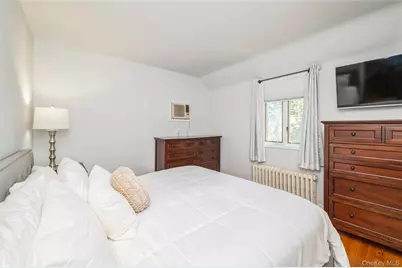 24 Commonwealth Street, Franklin Square, NY 11010 - Photo 15