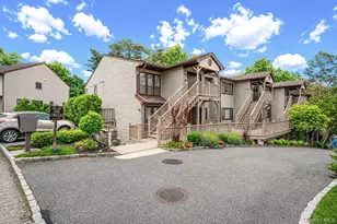 19 The Circle, Glen Head, NY 11545 - Photo 7