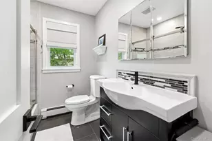 89 Woodlawn Ave, East Moriches, NY 11940 - Photo 15