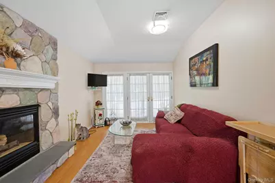37 Coe Place, Huntington Station, NY 11746 - Photo 13