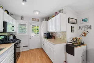 37 Coe Pl, Huntington Station, NY 11746 - Photo 19