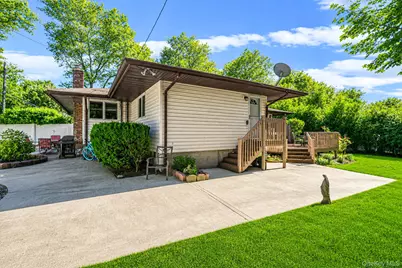 37 Coe Place, Huntington Station, NY 11746 - Photo 5
