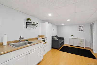 37 Coe Place, Huntington Station, NY 11746 - Photo 29