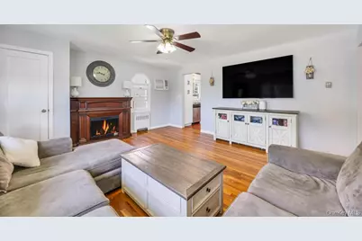 83 E End Avenue, Hicksville, NY 11801 - Photo 9