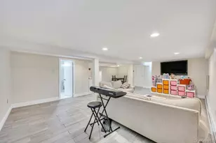 83 East End Ave, Hicksville, NY 11801 - Photo 25