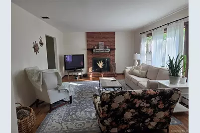 13 Linda Lane E, Riverhead, NY 11901 - Photo 31
