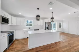 508 Starlight Dr, Shirley, NY 11967 - Photo 11