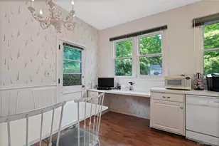 11 Maplemoor Ln, White Plains, NY 10605 - Photo 11