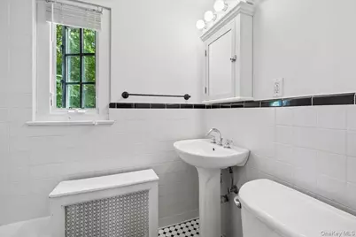 105 Longview Avenue, White Plains, NY 10605 - Photo 15