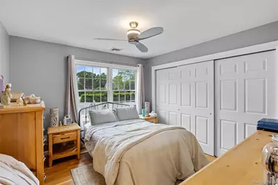 5 Bennett Avenue, Huntington Station, NY 11746 - Photo 17