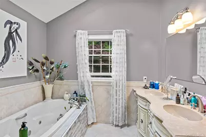 5 Bennett Avenue, Huntington Station, NY 11746 - Photo 15