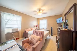 15 Jackie Dr, Westbury, NY 11590 - Photo 9