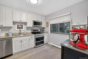 218 Tree Top Crescent, Rye Brook, NY 10573 - Photo 11