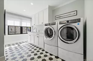 96 10th St, Garden City, NY 11530 - Photo 35